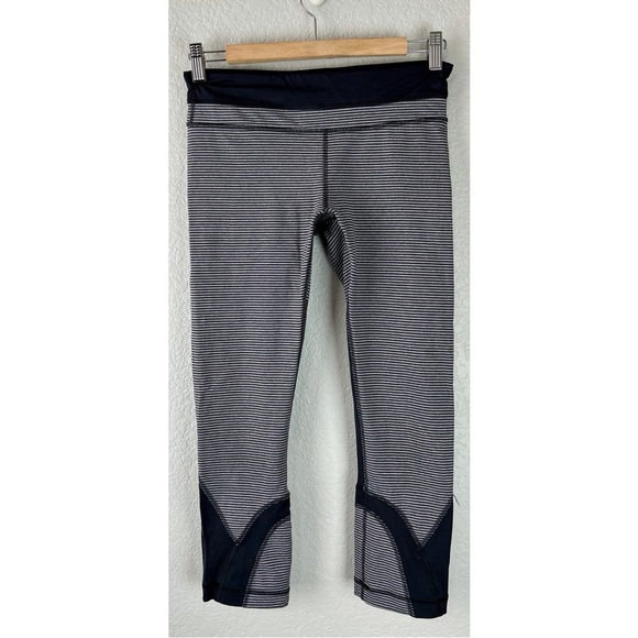Lululemon Run Inspire Crop II All Luxtreme Mini Stripe Heathered Black, size 6 - Picture 6 of 10